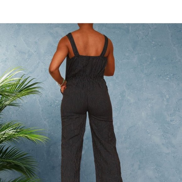 Bailey's Blossoms Striped Jumpsuit. Size M - Picture 3 of 3